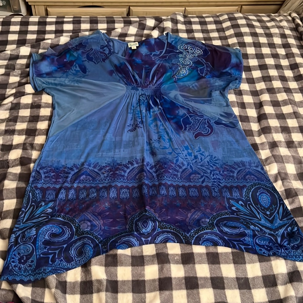 Stunning NWOT bathing suit cover up!